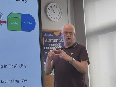 Professor Rogach delivers the IC Forum lecture